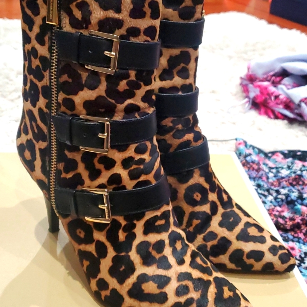 Michael Kors Lori Bootie Printed Haircalf 8M